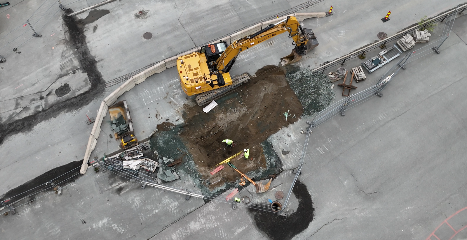 gravemaskin graver en grop